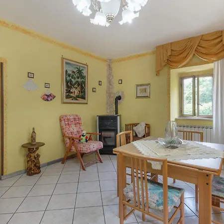 Casa de Férias Amazing In With Kitchen Castelnuovo di Farfa